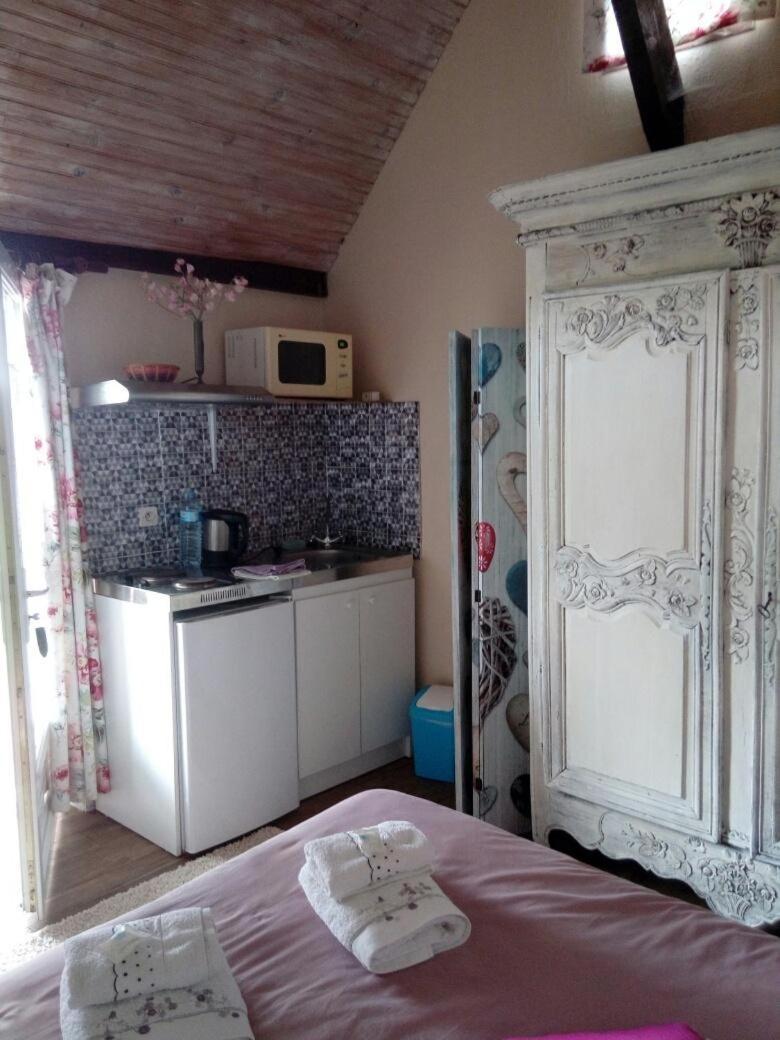 Bed and Breakfast Domaine Du Mont Scolan Montgardon Exterior foto